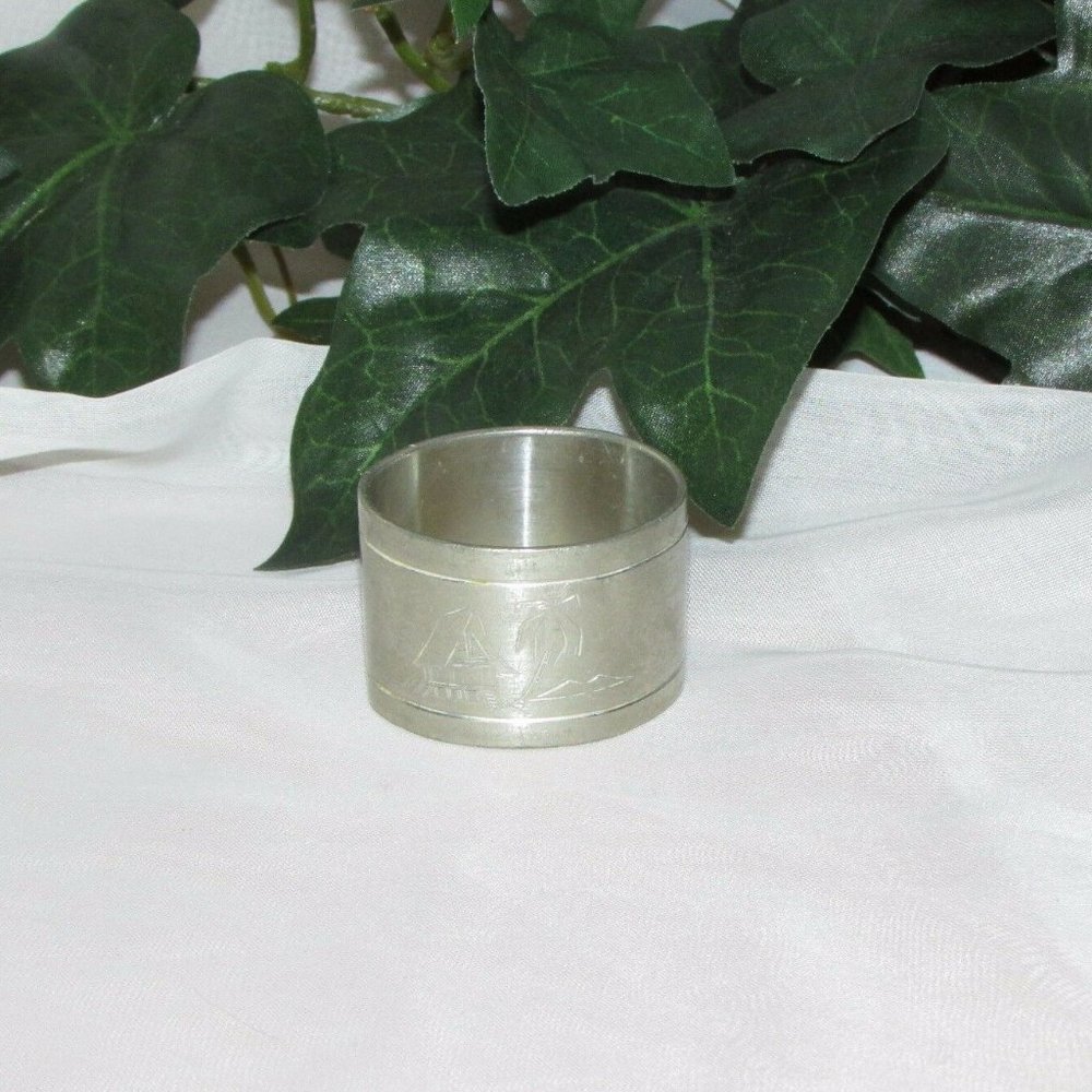 SELANGOR Pewter Single Vintage Napkin Ring Etched Palm Tree Tropical Beach
